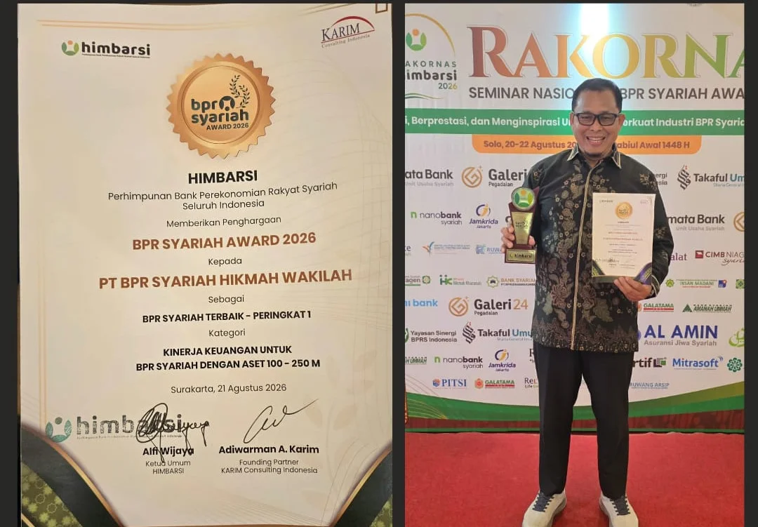 Foto :&nbsp;Direktur Utama BPR Syariah Hikmah Wakilah Sugito menerima Trophy dan sertifikat atas anugerah dari BPR Syariah Award 2026.